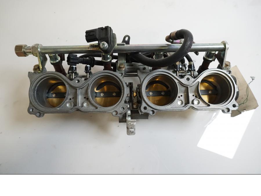 Baksidan på Spjällhus från en Honda CBR 1000 RR -2004 motorcykel.