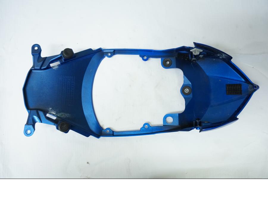 Snett uppifrån på Bakvinge från en Suzuki GSX-R 750 -2009 motorcykel.