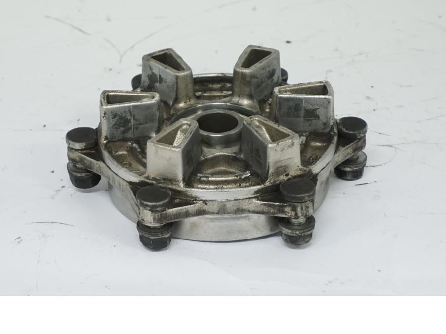 Extrabild1 på Drevfäste från en Honda CBR 900 RR -2002 motorcykel.