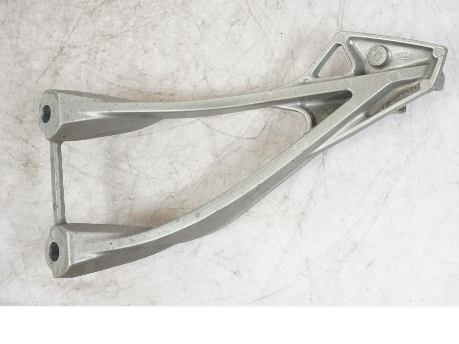 Vänster sida på Fotpinnefäste från en Kawasaki ZX-6R -2006 motorcykel.