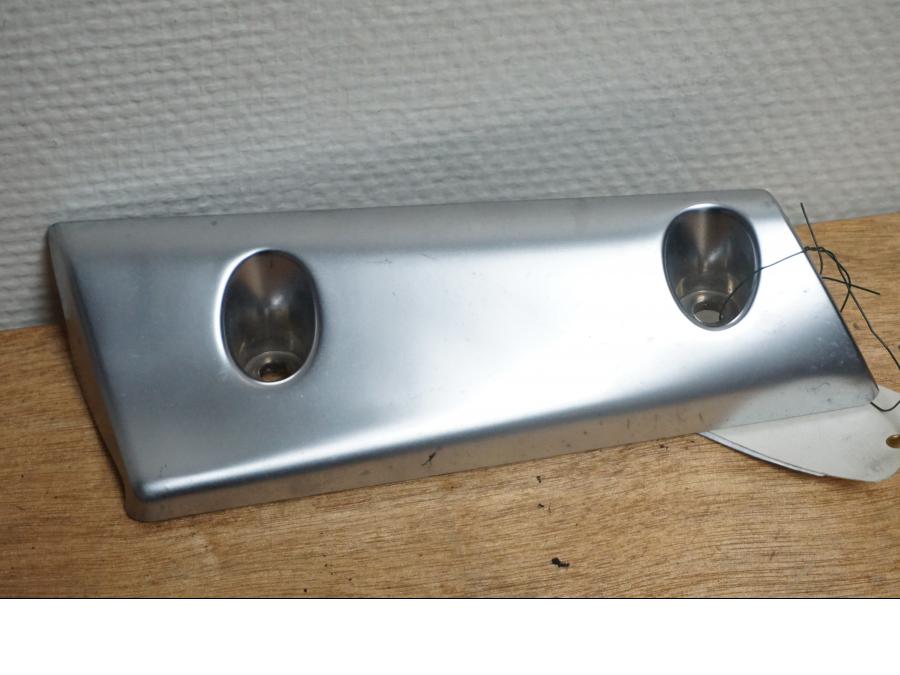 Framsidan på Gaffelbensskydd från en Suzuki VZ 800 -1997 motorcykel.