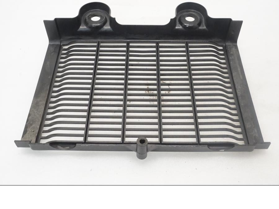 Baksidan på Vattenkylgaller från en Triumph Legend TT -2000 motorcykel.