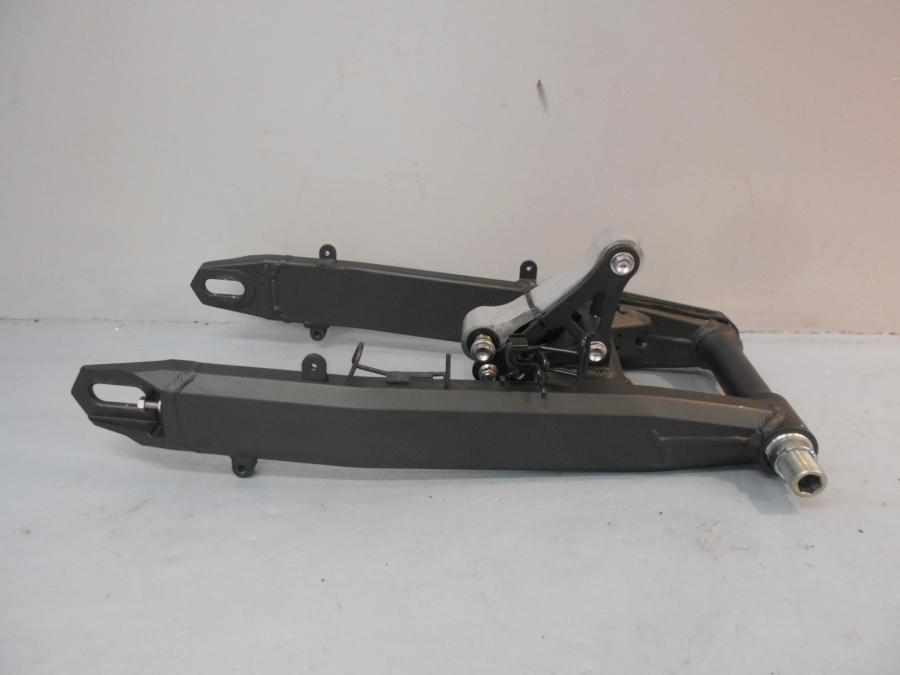 Baksidan på Sving från en Kawasaki Z 900 -2018 motorcykel.