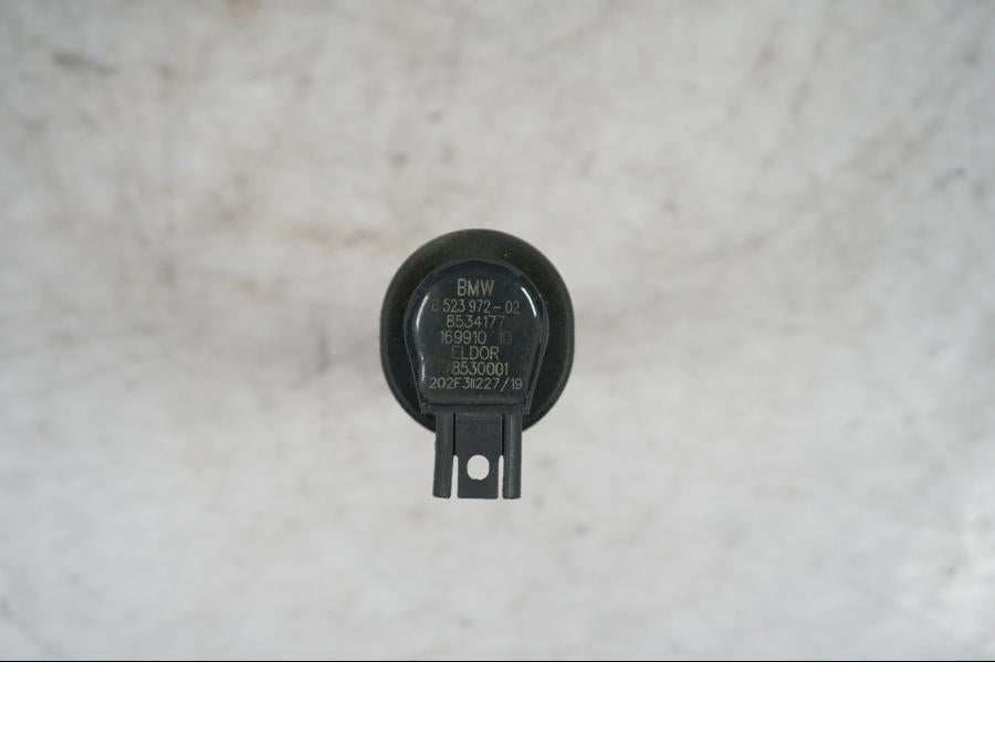 Baksidan på Tändspole från en BMW S 1000 XR -2019 motorcykel.