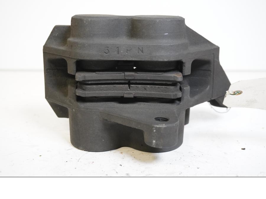 Höger sida på Bromsok från en Yamaha XV 1700 -2003 motorcykel.