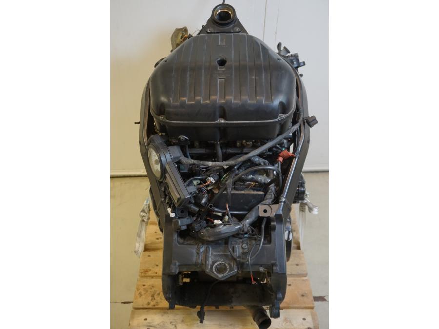 Höger sida på Motorpaket från en Suzuki GSX-R 1000 -2003 motorcykel.