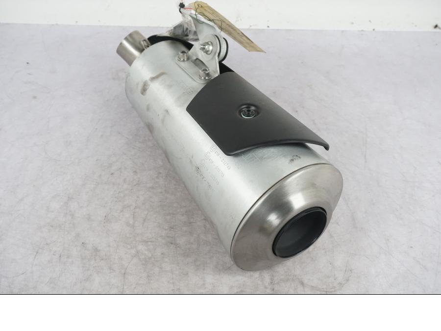 Vänster sida på Ljuddämpare från en Ducati Monster 696 -2013 motorcykel.