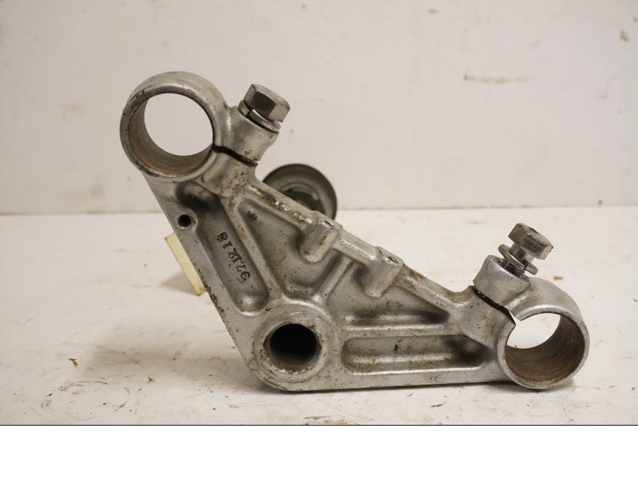 Baksidan på Gaffelkrona från en Yamaha XV 125 -1998 motorcykel.