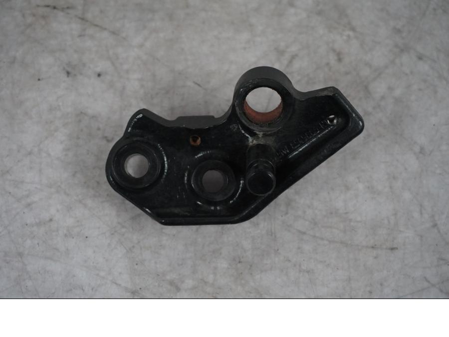 Baksidan på Sidostödsfäste från en BMW S 1000 XR -2019 motorcykel.