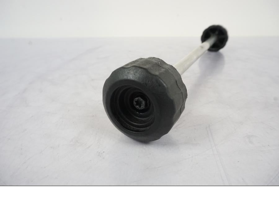 Vänster sida på Kraschpuckar från en KTM 790 Duke -2019 motorcykel.