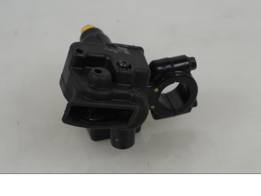 Vänster sida på Bromshuvudcylinder från en Honda CRF 250 -2013 motorcykel.