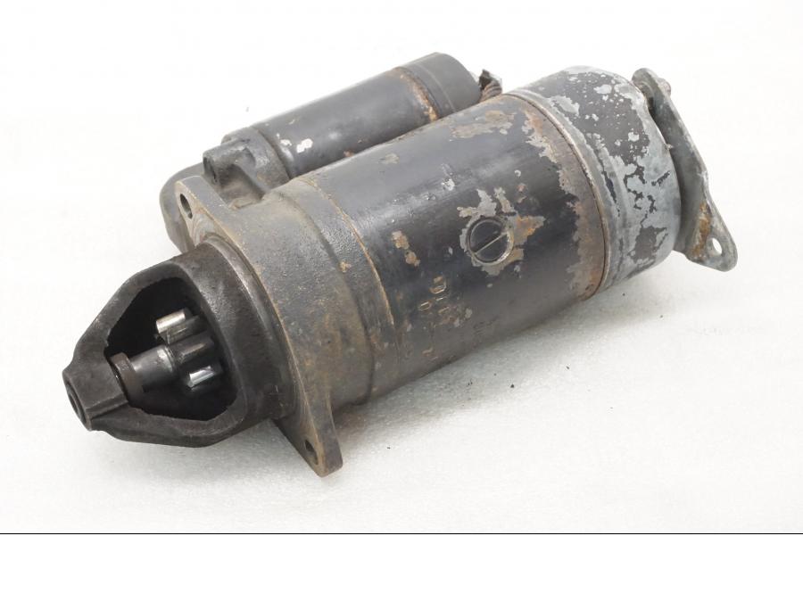 Framsidan på Startmotor från en BMW R 90 -1975 motorcykel.