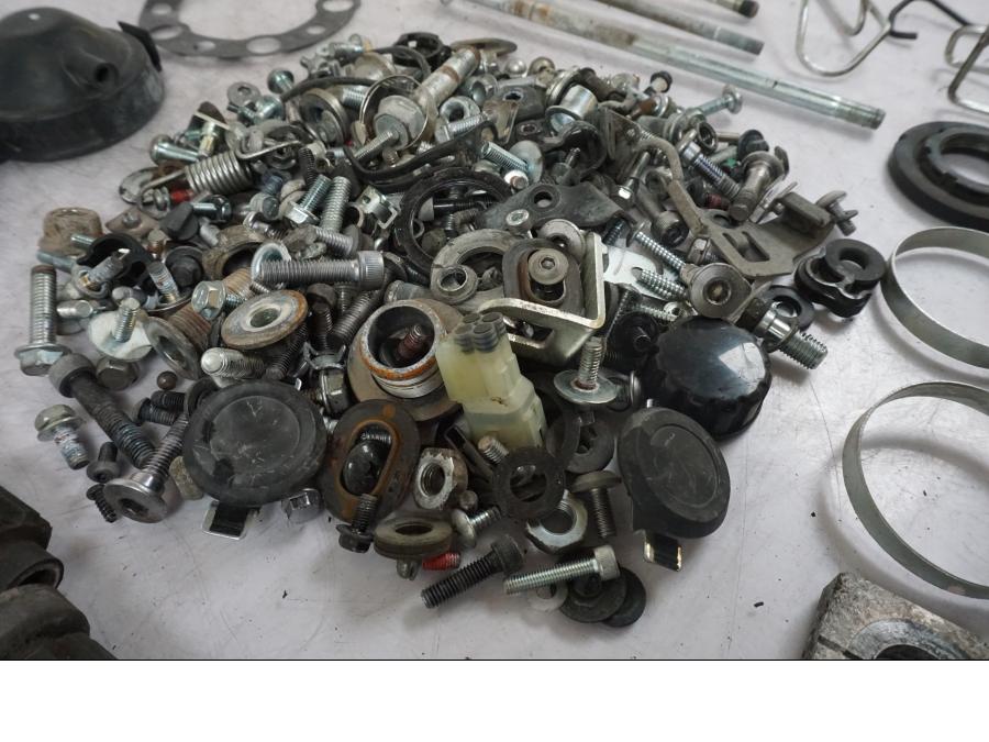 Extrabild2 på Skruv / Mutter etc från en Kawasaki Versys 650 -2014 motorcykel.