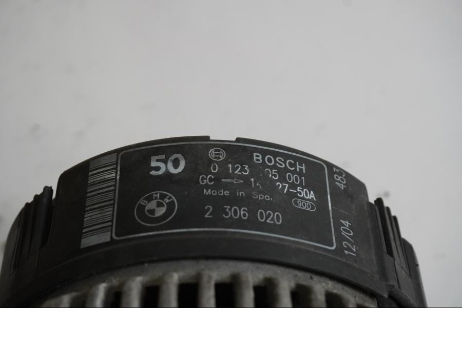 Höger sida pÄ Generator frÄn en BMW R 850 R -2004 motorcykel.