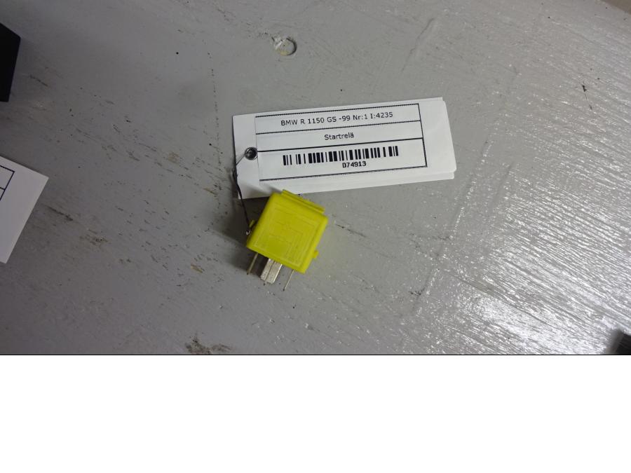 Framsidan på Startrelä från en BMW R 1150 GS -1999 motorcykel.