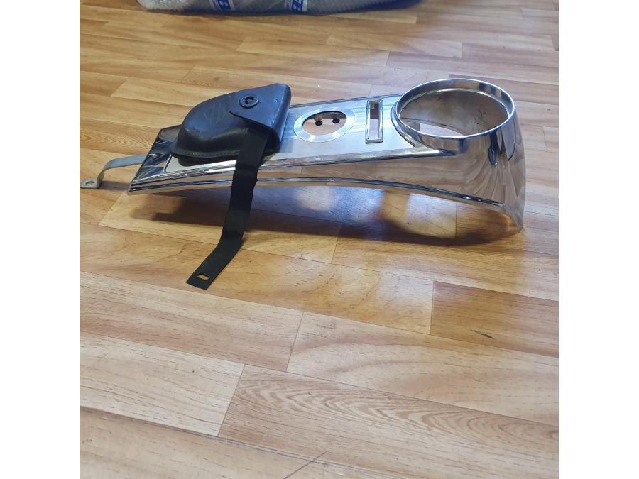 Baksidan på Instrumentkonsoll från en H-D Touring Road King Classic FLHRCI -2008 motorcykel.