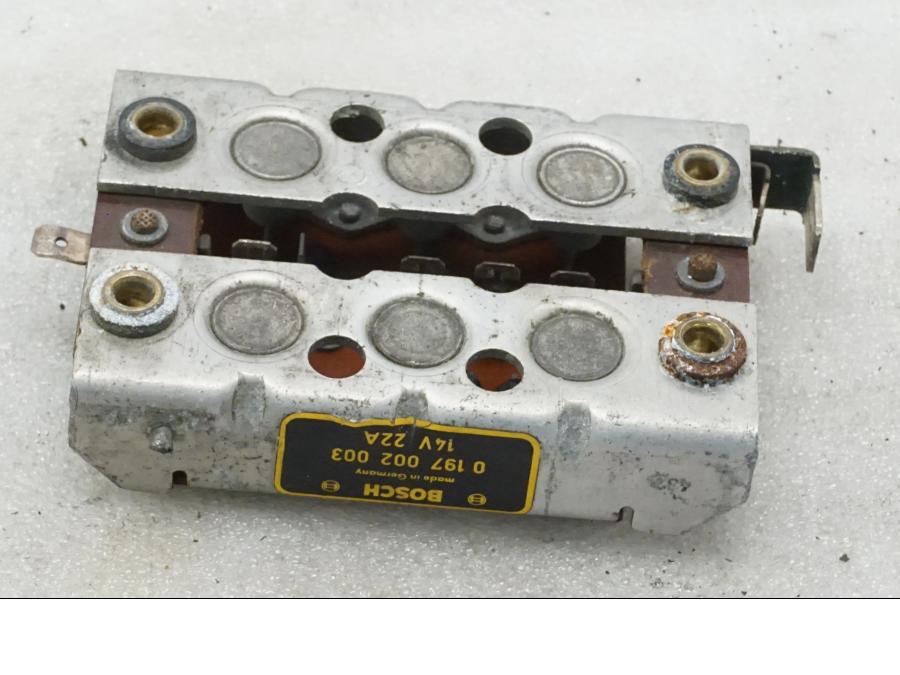 Baksidan på Diod från en BMW R 90 -1975 motorcykel.