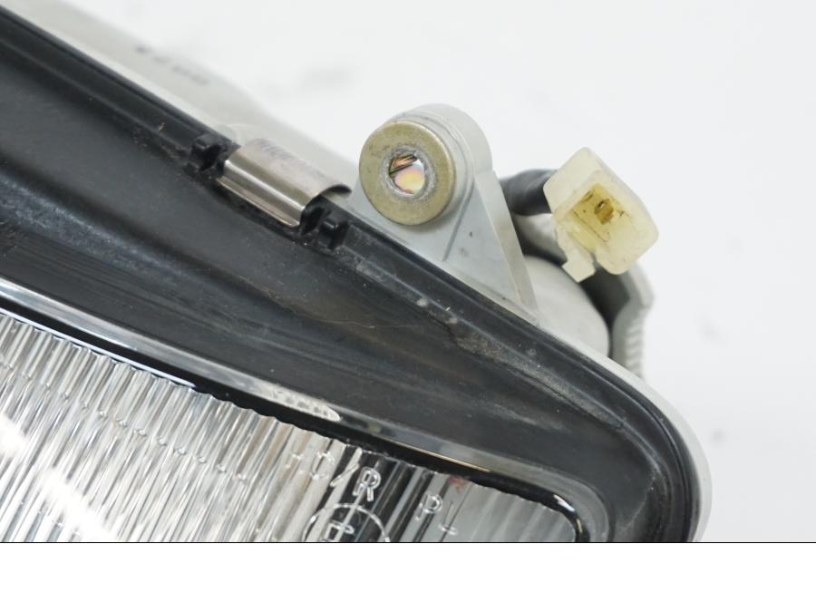 Snett nerifrån på Strålkastare från en Honda CBR 600 -1998 motorcykel.