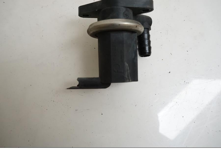 Höger sida på Second Air från en BMW K 1200 S -2007 motorcykel.