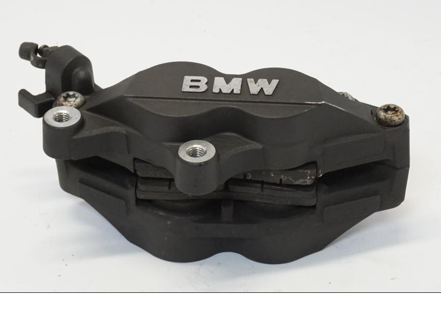 Snett nerifrån på Bromsok från en BMW R 1150 RS -2004 motorcykel.