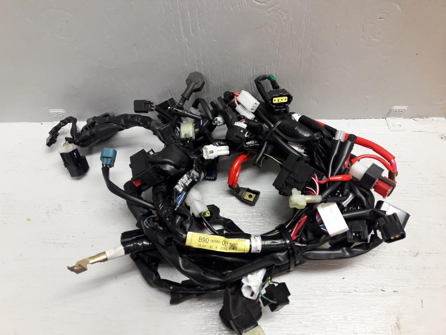 Framsidan på Kabelstam från en Yamaha XSR 900 -2016 motorcykel.