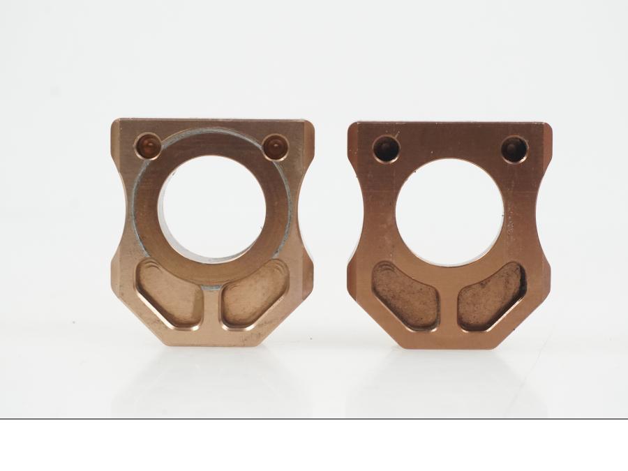 Vänster sida på Styrplatta från en Suzuki GSX-R 1000 -2007 motorcykel.