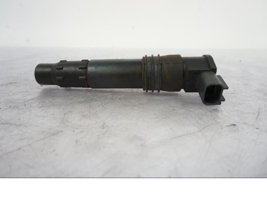 Höger sida på Tändspole från en Suzuki GSX-R 1000 -2005 motorcykel.