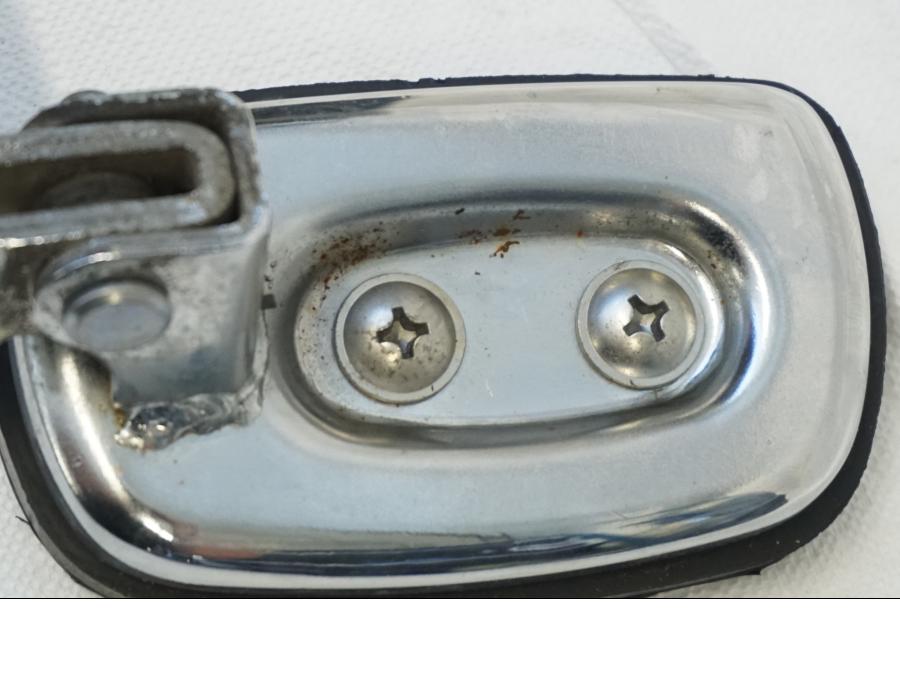 VÀnster sida pÄ Bromspedal frÄn en Kawasaki VN 900 -2006 motorcykel.