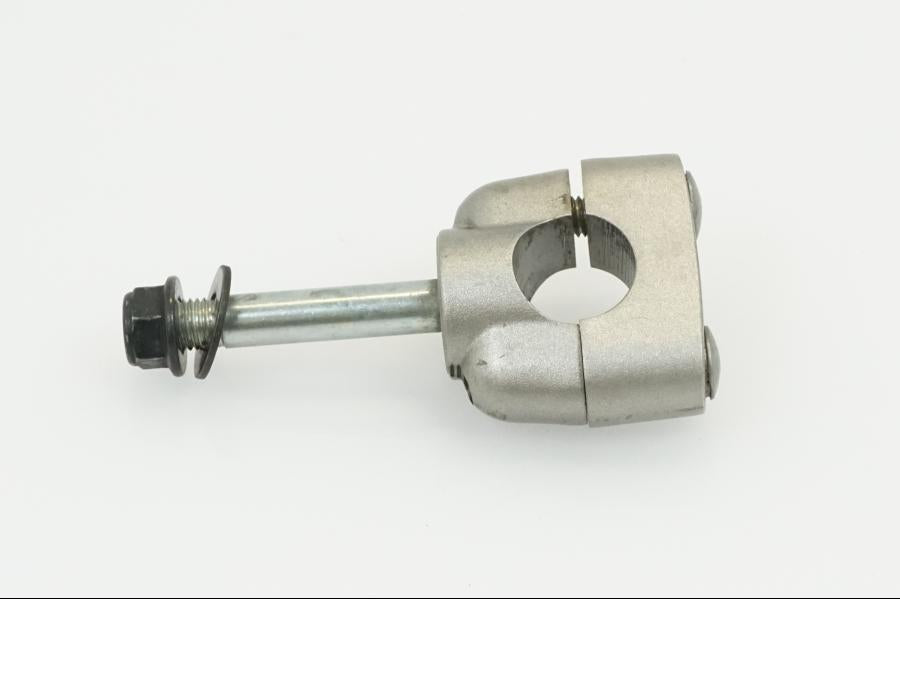 Vänster sida på Styrfäste från en Yamaha WR 125 -2010 motorcykel.