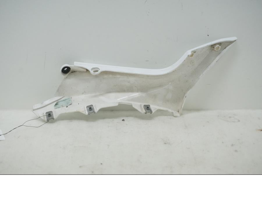 Höger sida på Sidopanel från en MV Agusta Brutale 800 -2014 motorcykel.