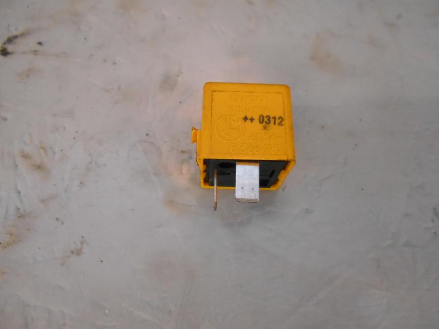 Framsidan på Relä från en BMW K 1200 LT -2007 motorcykel.