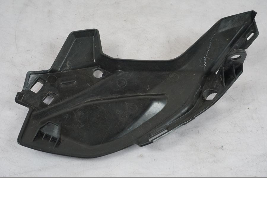 Vänster sida på Toppkåpa från en Kawasaki Z 900 -2019 motorcykel.