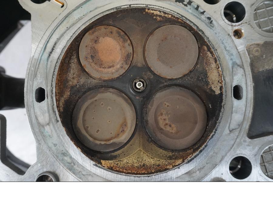 Extrabild5 på Topplock från en BMW R 1200 GSA -2014 motorcykel.