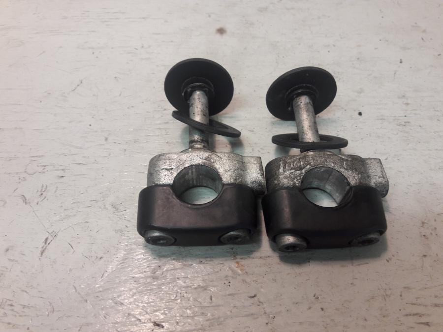 Framsidan på Styrfäste från en BMW K 100 RS -1991 motorcykel.