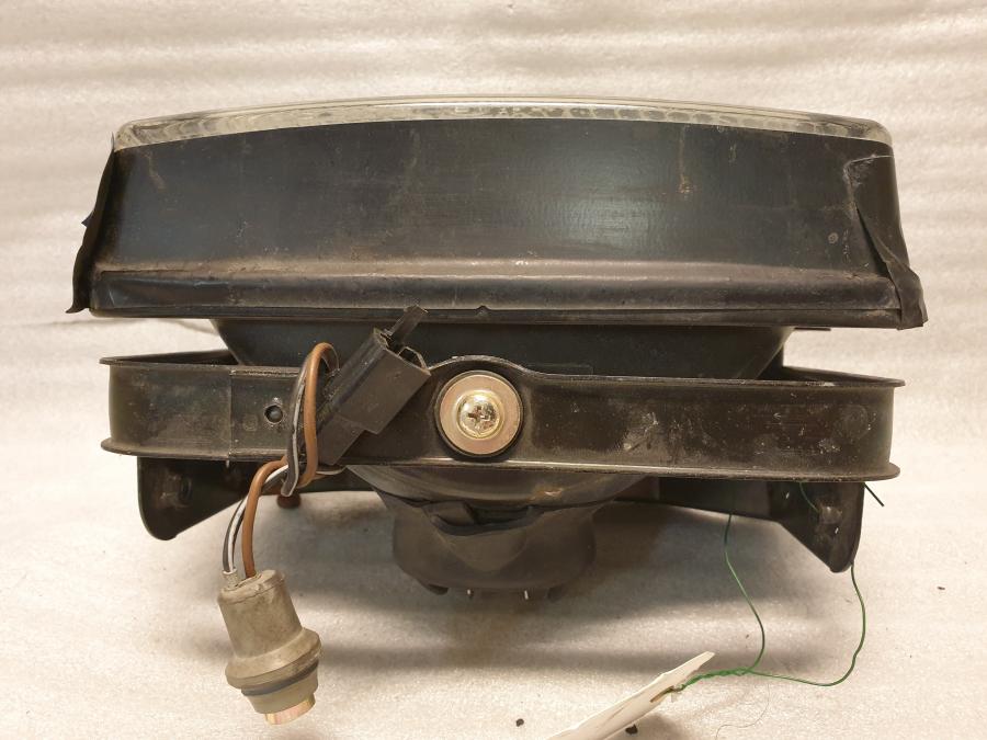 Extrabild1 på Strålkastare från en Suzuki DR 800 S -1995 motorcykel.