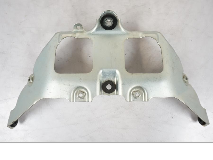 Vänster sida på Bensintankfäste från en Suzuki GSX-R 750 -2006 motorcykel.