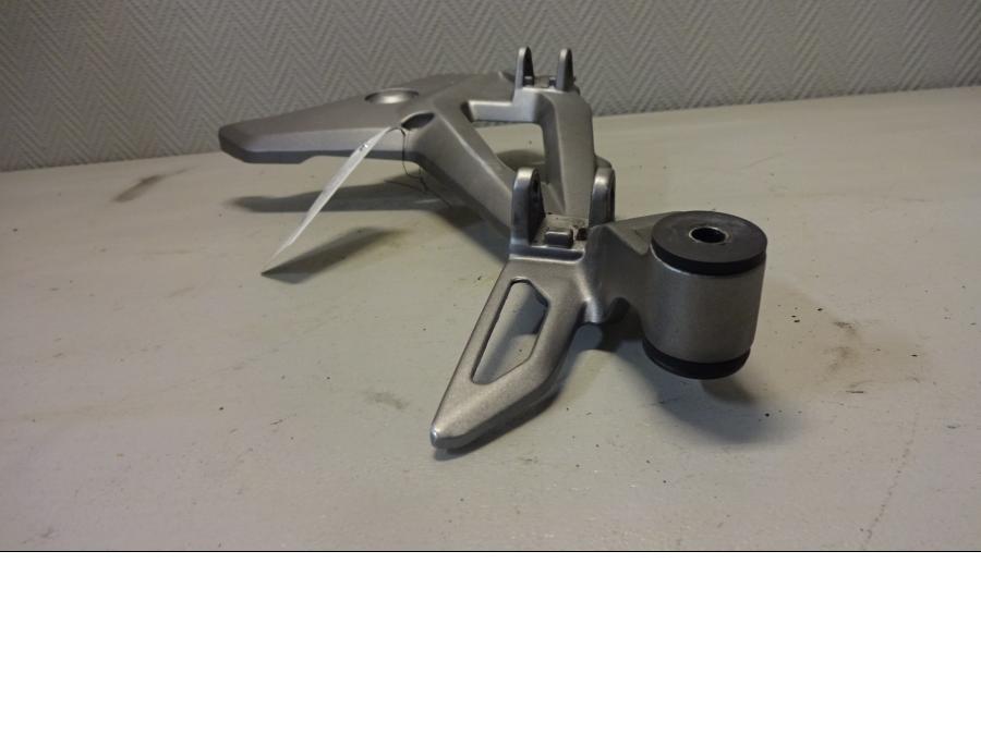 Snett uppifrån på Fotpinnefäste från en Honda NC 750 S -2017 motorcykel.