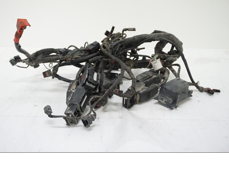 Framsidan på Kabelstam från en BMW R 1200 GSA -2011 motorcykel.