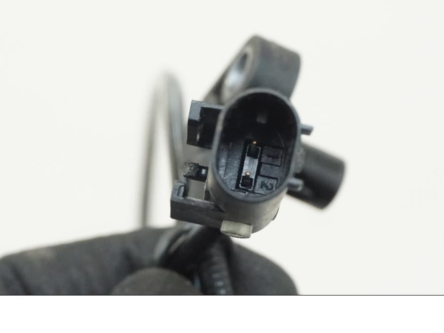 Extrabild4 på ABS givare från en BMW R 1250 GS -2019 motorcykel.