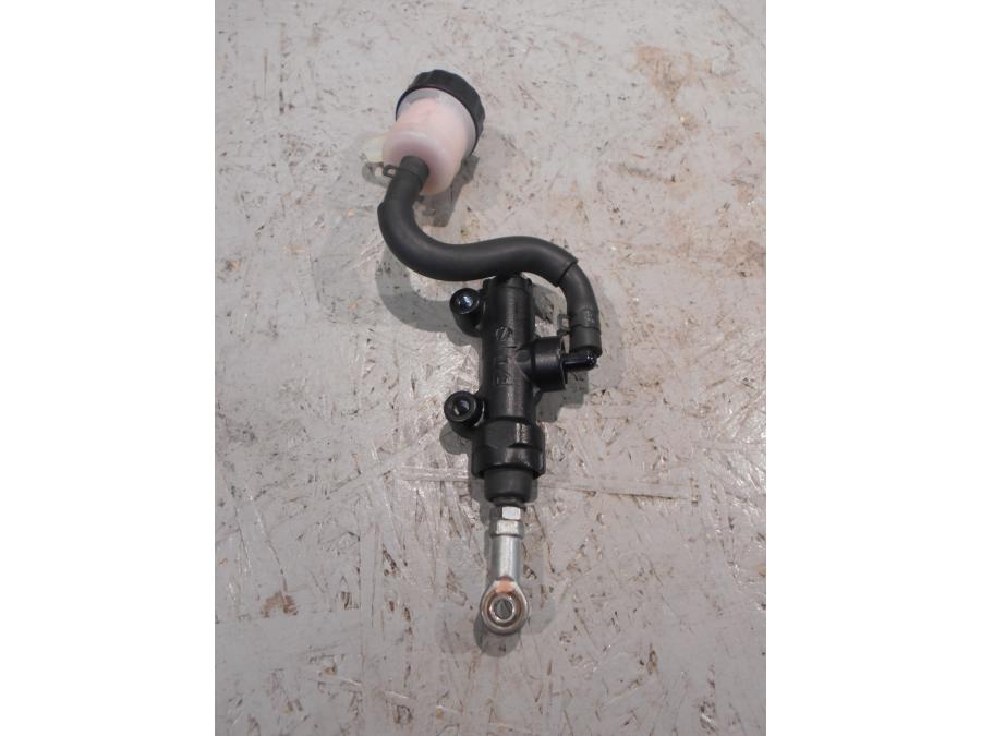 Baksidan på Bromshuvudcylinder från en Kawasaki ZX-10R -2008 motorcykel.