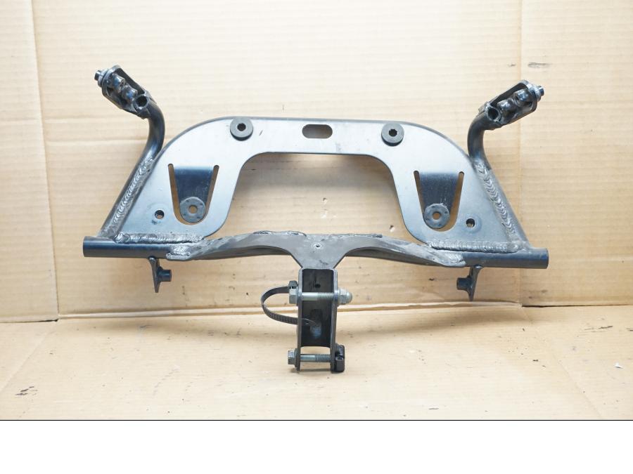 Framsidan på Toppkåpstag från en Suzuki GSX 1300 R -2001 motorcykel.