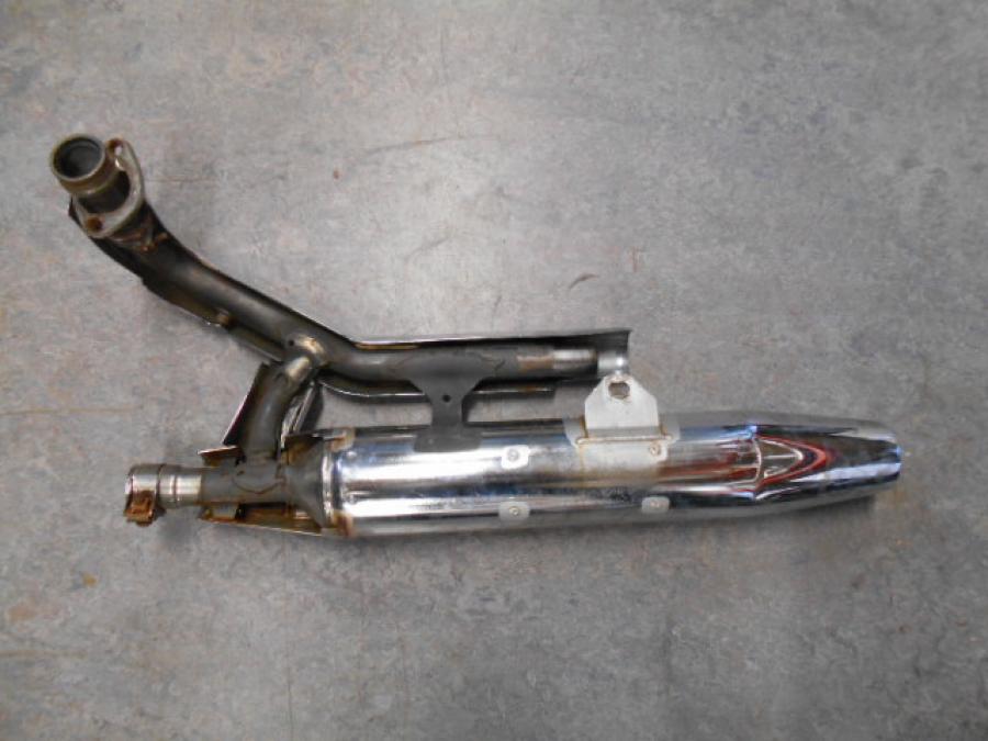 Höger sida på Ljuddämpare från en Yamaha XVS 650 -1997 motorcykel.