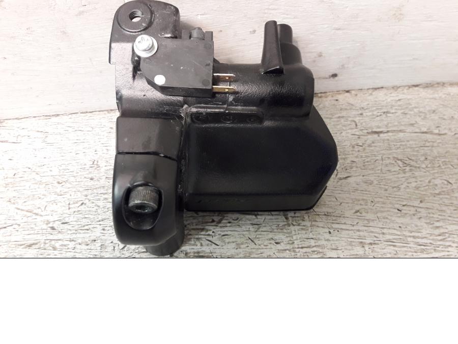 Baksidan på Bromshuvudcylinder från en Kawasaki Z 900 -2020 motorcykel.