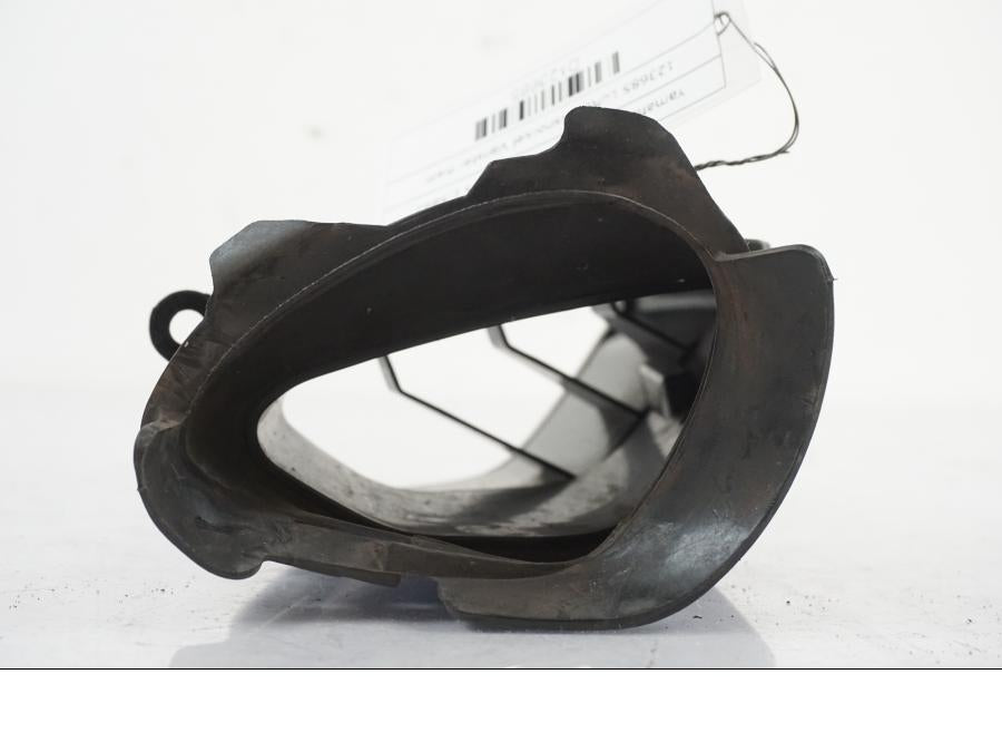 Snett uppifrån på Luftburksnorkel från en Yamaha YZF 1000 R1 -2007 motorcykel.