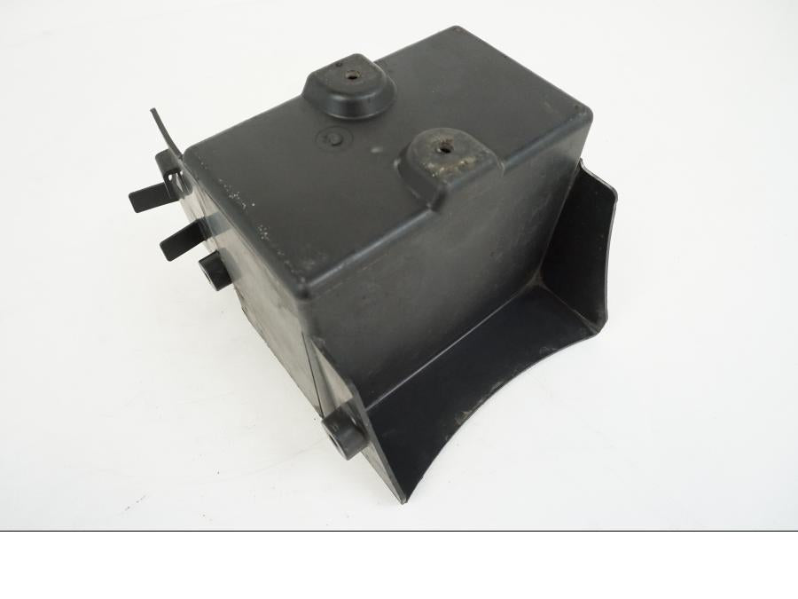 Extrabild2 på Batterihållare från en Kawasaki VN 1500 -1996 motorcykel.