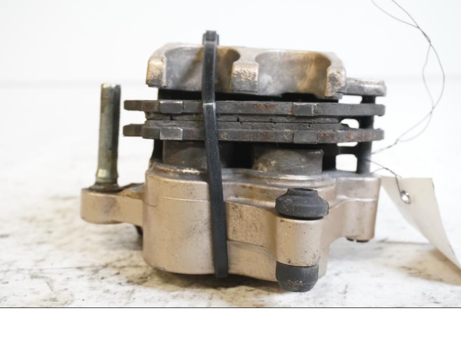 Höger sida på Bromsok från en Triumph Tiger 800 -2011 motorcykel.