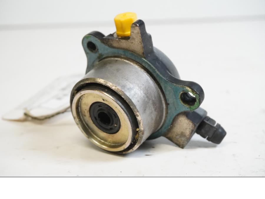 Baksidan på Kopplingslavcylinder från en Honda VTR 1000 F -1997 motorcykel.