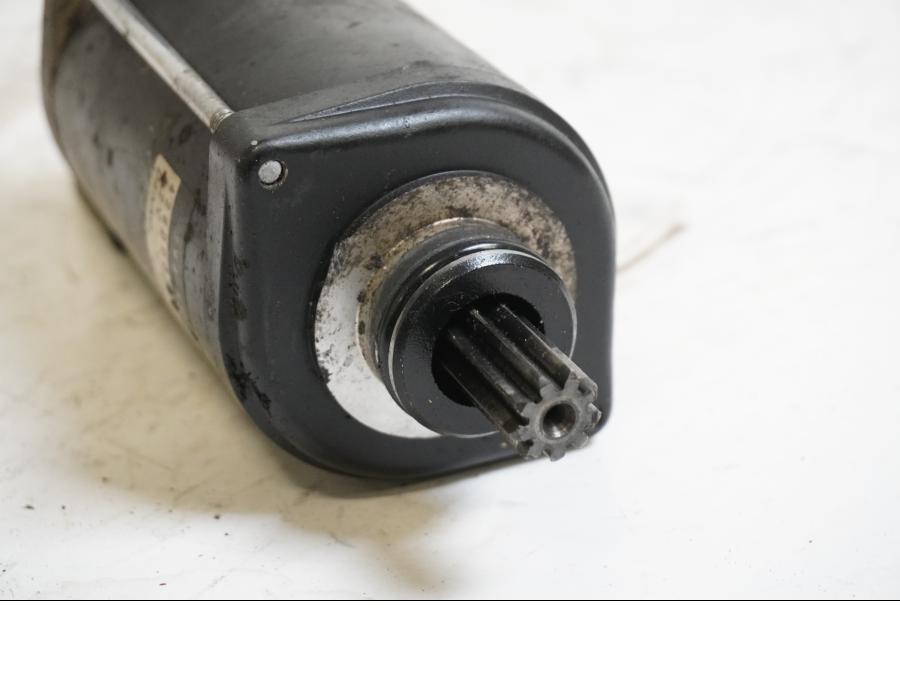 Baksidan på Startmotor från en BMW F 800 GS -2011 motorcykel.