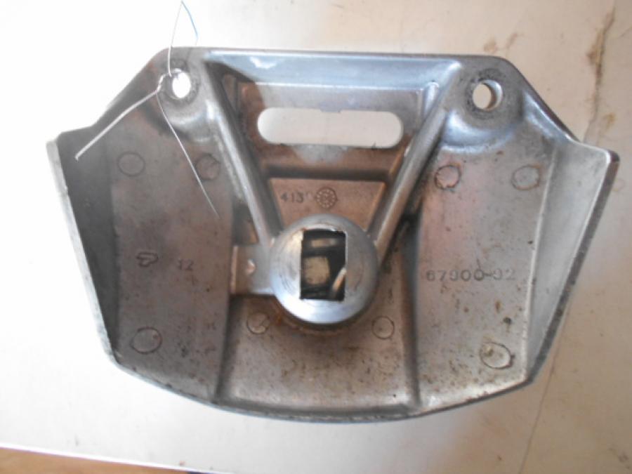 Vänster sida på Strålkastarfäste från en H-D Dyna Low Rider FXDL -2004 motorcykel.