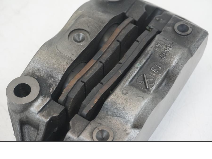 Extrabild1 på Bromsok från en Ducati Hyperstrada -2013 motorcykel.